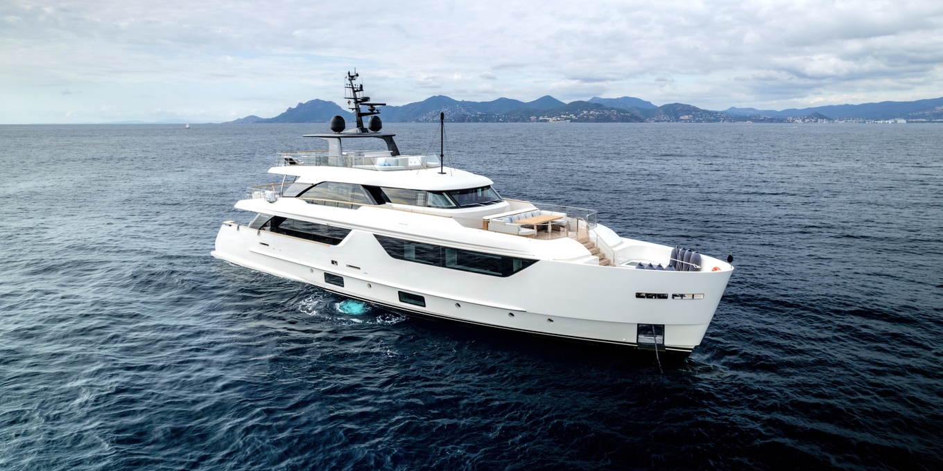 Charter Yacht DREAM Offers Louis Vuitton Handbags